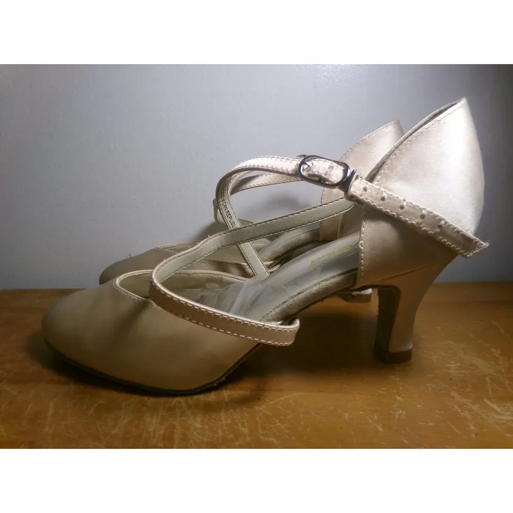 Pre-Owned Dance Ballroom Shoes So Danca BL156 Rebecca Champagne 6M Adult